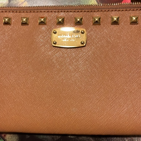 💎🤙🏻💎•👄Michael Kors x Stud Vibes x Get it Gyrl💎🤙🏻 - Picture 4 of 12